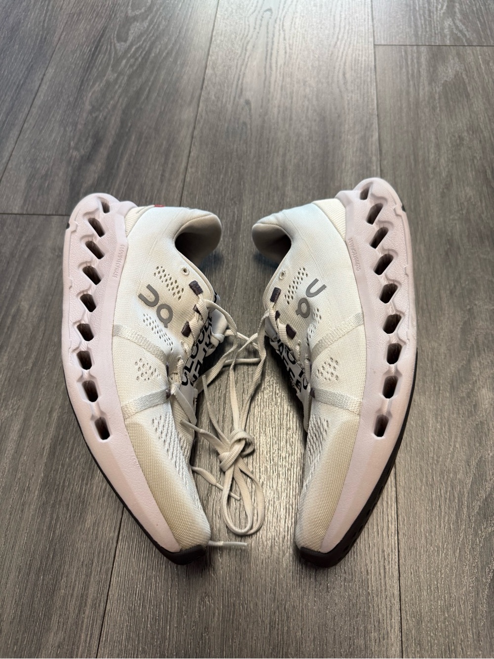 On Cloudsurfer White Frost Running Shoes Womens Sz 9 3WD10440664 Good Condition